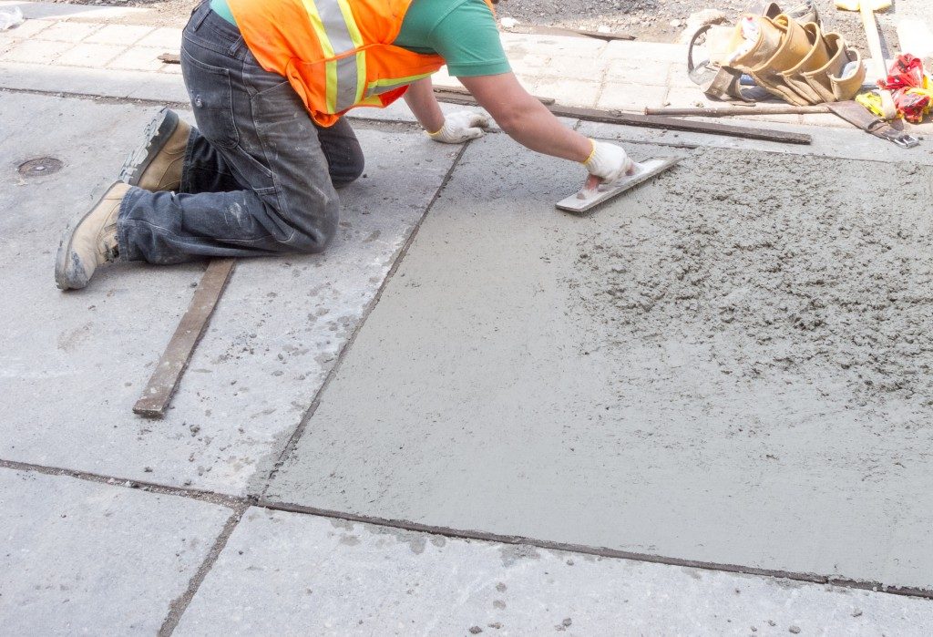 construction of pavement with concrete