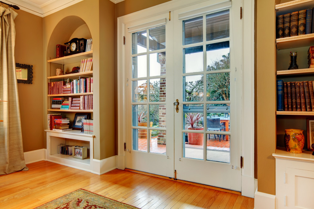 Built-in book shelves near a door